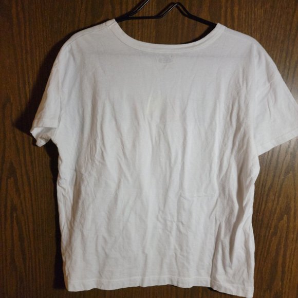NWT White Old Navy Santa Tee Shirt ***SMALL PINHOLE BEHIND COLLAR*** - Picture 4 of 9